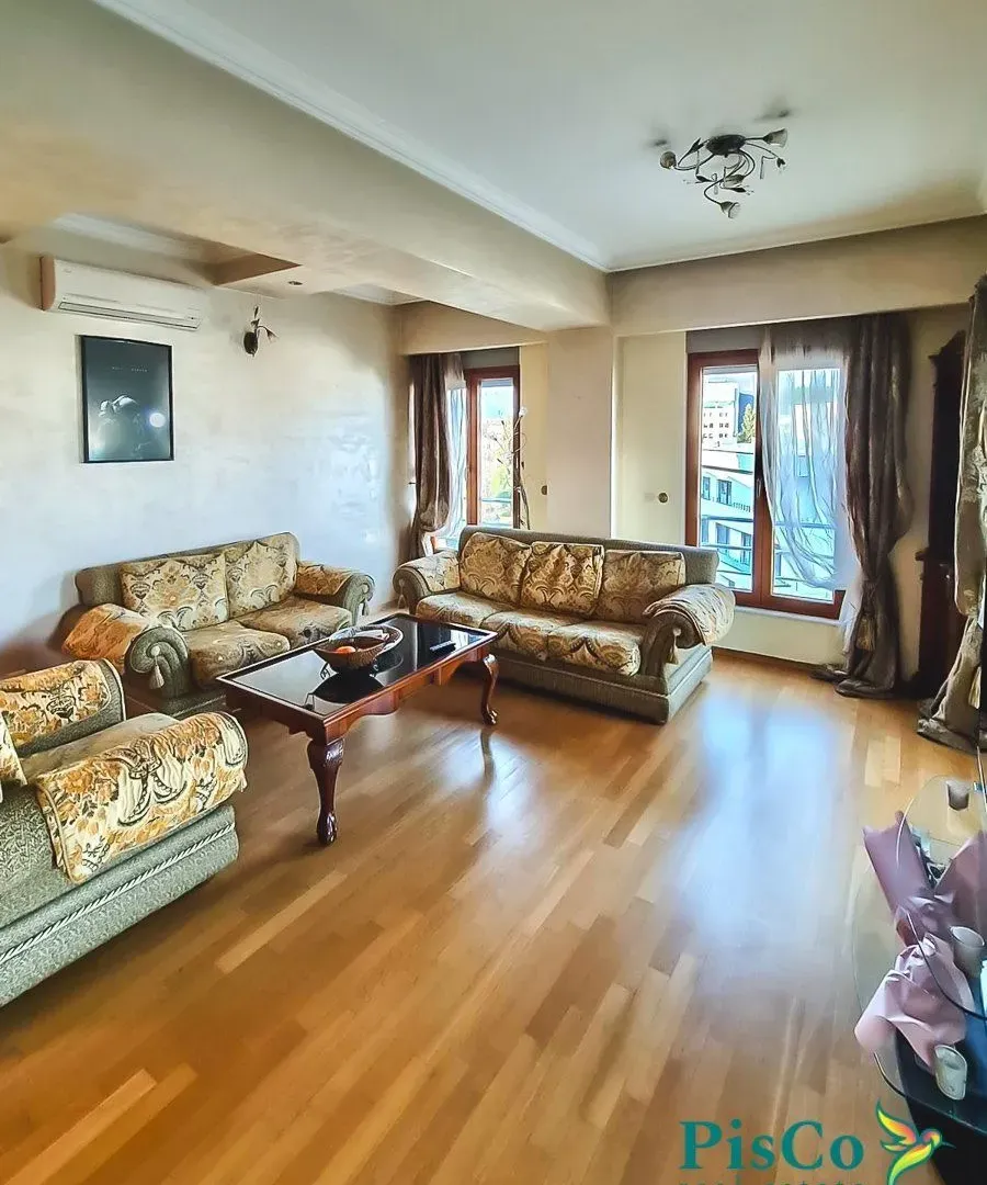 Izdavanje, dvosoban stan, 120m², Centar, Podgorica