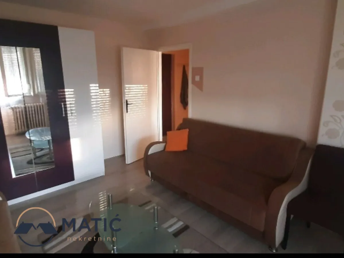 Izdavanje, jednosoban stan, 31m², Bulevar Oslobodjenja, Novi Sad Sve Podlokacije