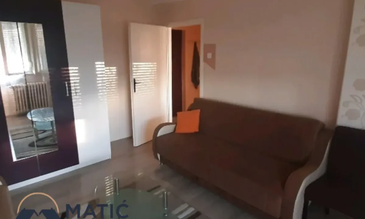 Izdavanje, jednosoban stan, 31m², Bulevar Oslobodjenja, Novi Sad Sve Podlokacije