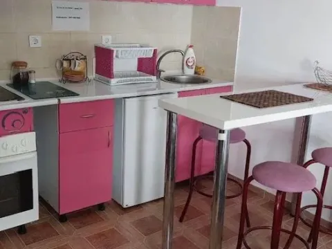 Izdavanje, garsonjera, 28m², Šušanj, Bar - image 4