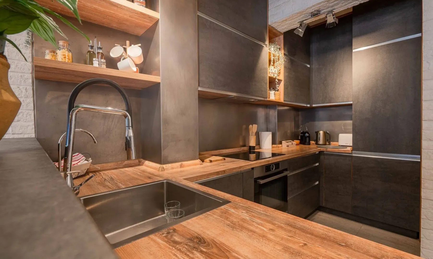 Sale, three bedroom apartment, 132m², Škaljari, Kotor