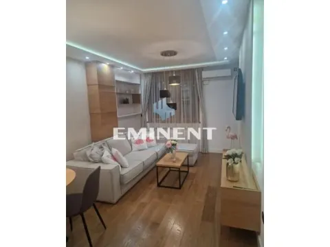 Rent, two bedroom apartment, 42m², Južni Bulevar, Vračar Sve Podlokacije - image 2