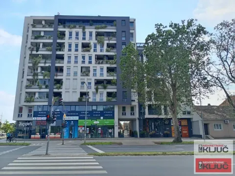 Stan in Adamovićevo Naselje