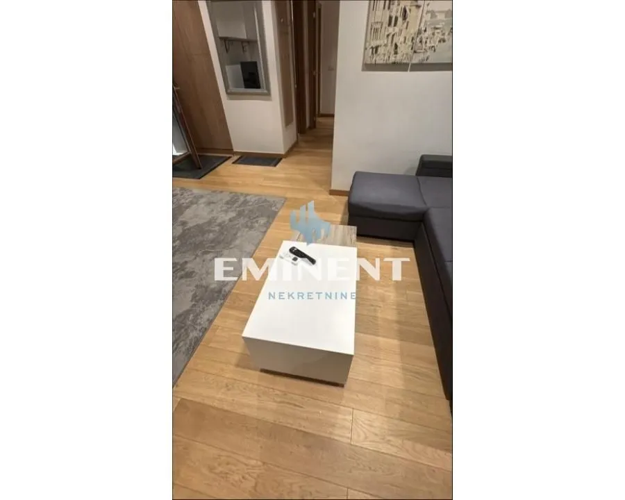 Rent, three bedroom apartment, 65m², Stari Grad, Beograd