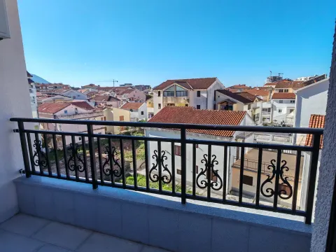 Rent, two bedroom apartment, 70m², Velji Vinogradi, Budva - image 4