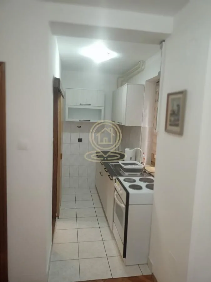 Izdavanje, dvosoban stan, 60m², Centar, Novi Sad