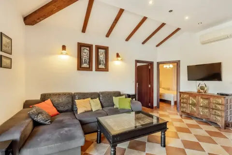 Prodaja, trosoban stan, 92m², Kostanjica, Kotor - image 2