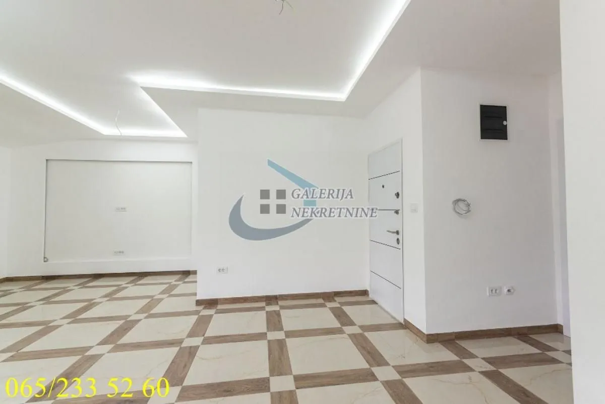 Sale, three bedroom apartment, 68m², Hala Pionir, Palilula Sve Podlokacije