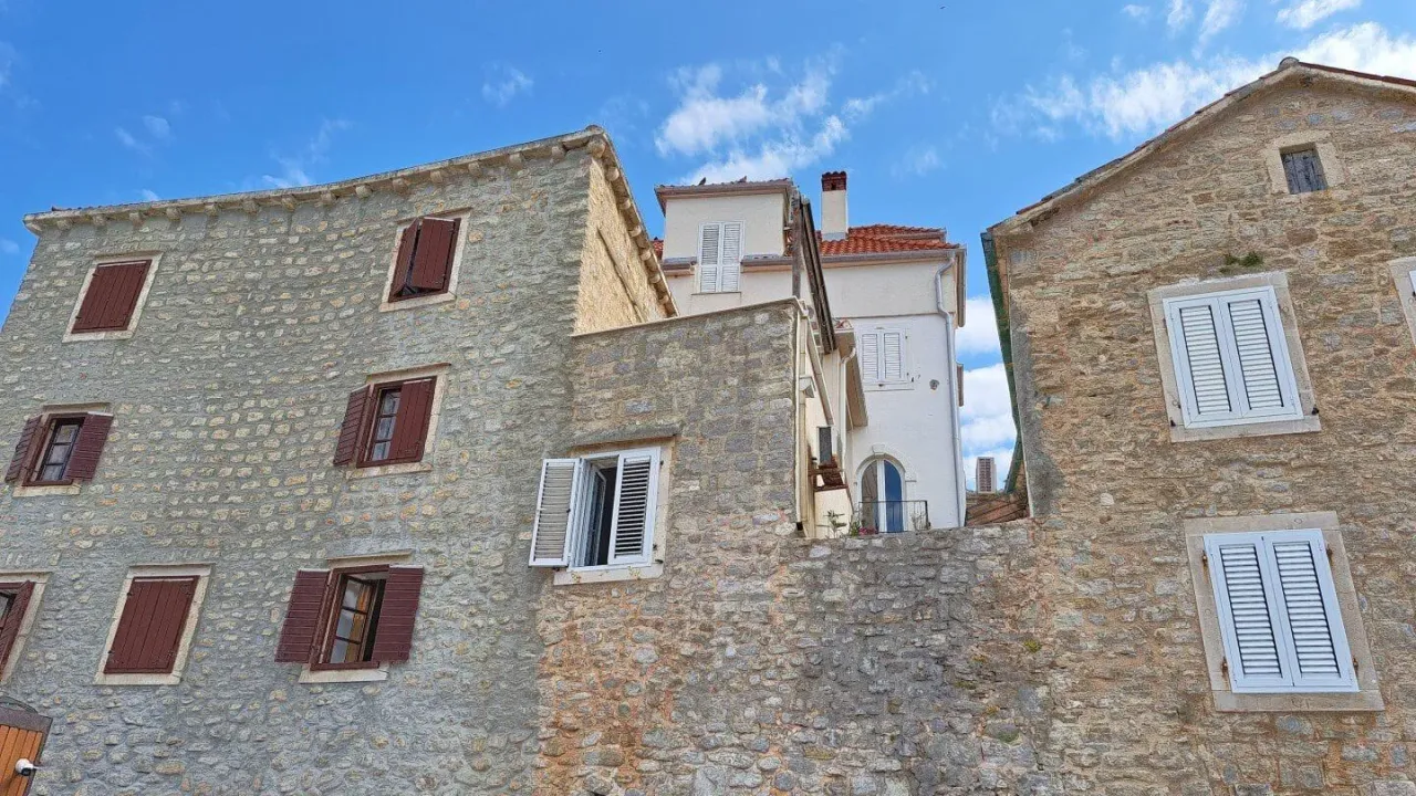 Prodaja, jednosoban stan, 70m², Stari Grad, Budva