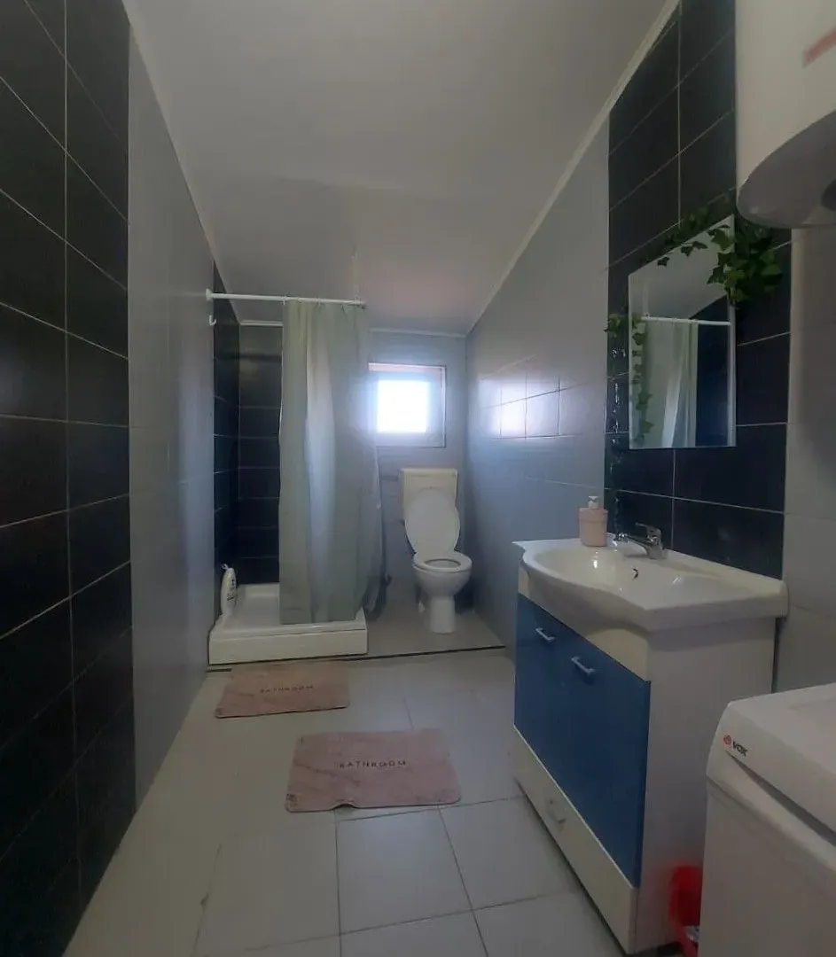 Izdavanje, trosoban stan, 86m², Centar, Nikšić