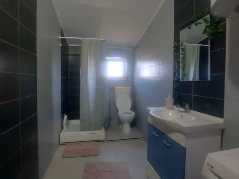 Izdavanje, trosoban stan, 86m², Centar, Nikšić - image 14