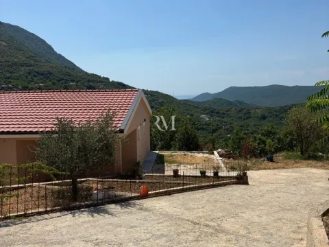 Izdavanje, kuća, 100m², Sutvara, Kotor - image 14