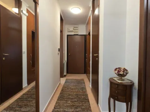 Sale, three bedroom apartment, 130m², Stari Aerodrom, Podgorica - image 2