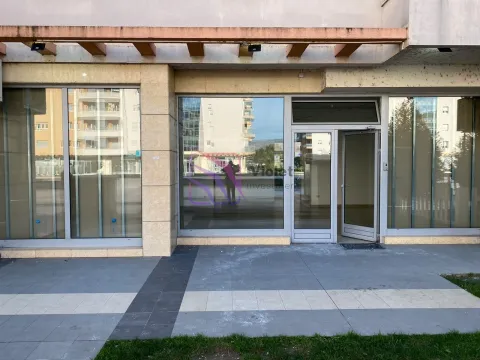 Izdavanje, poslovni prostor, 145m², City Kvart, Podgorica - image 11