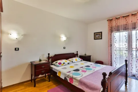 Rent, one bedroom apartment, 53m², Centar, Bar - image 6
