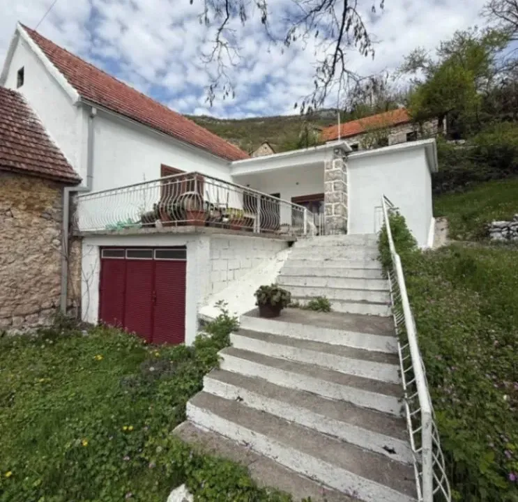 Prodaja, kuća, 75m², Miločani, Nikšić