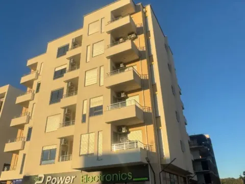 Izdavanje, jednosoban stan, 47m², Ulcinj, Crna Gora - image 1