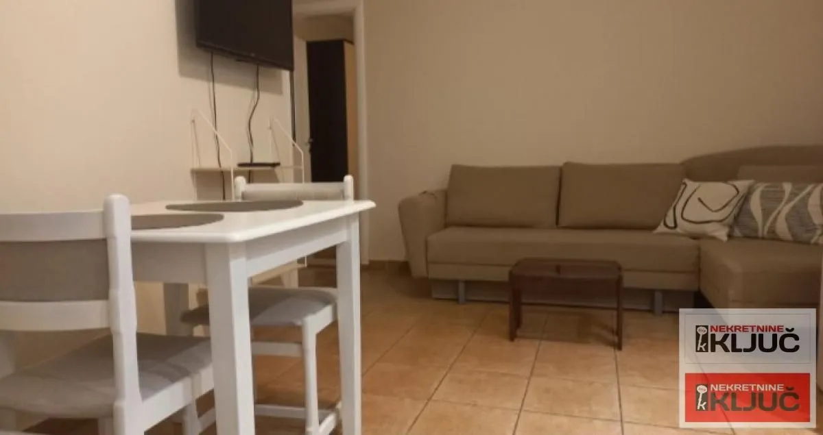 Izdavanje, jednosoban stan, 40m², Sremska Kamenica, Petrovaradin