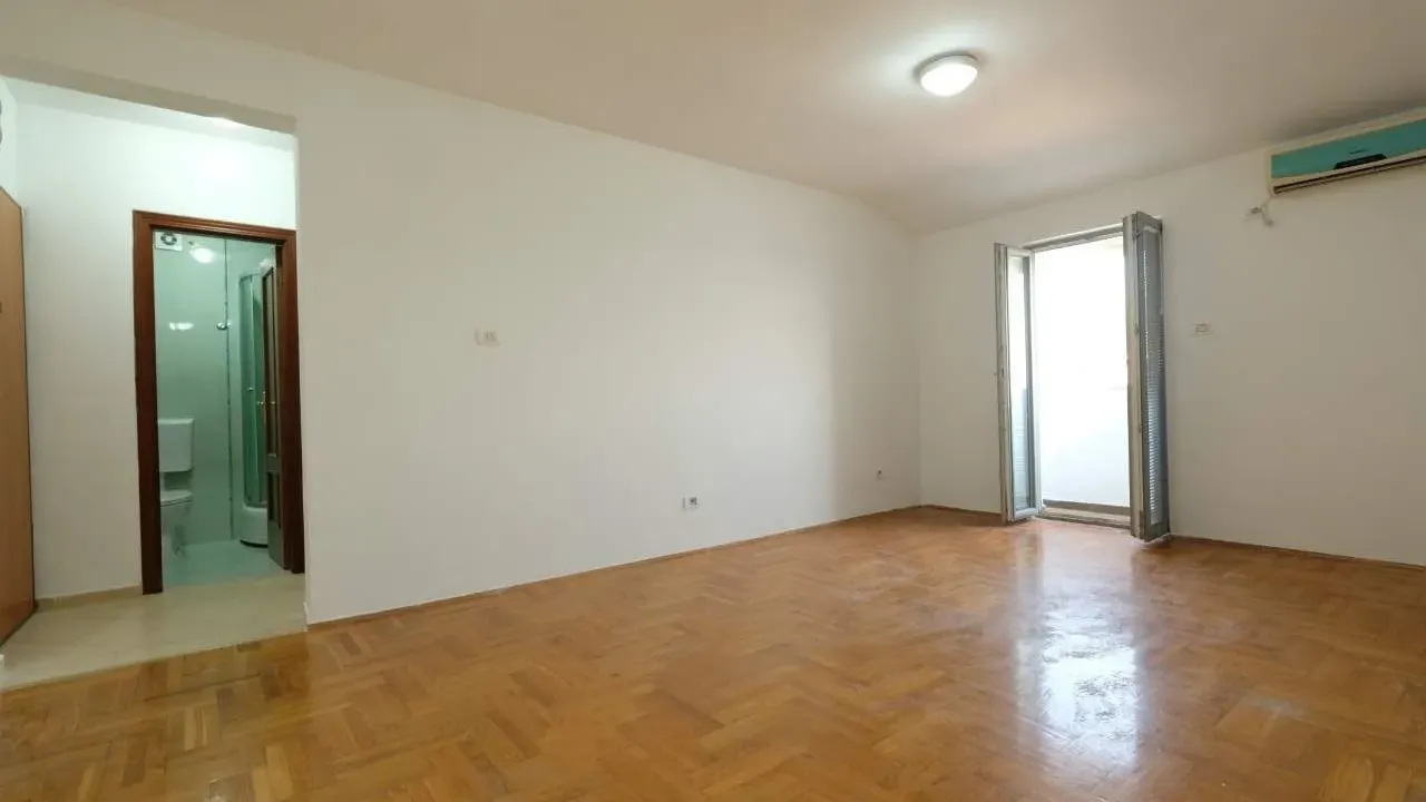 Izdavanje, dvosoban stan, 54m², City Kvart, Podgorica
