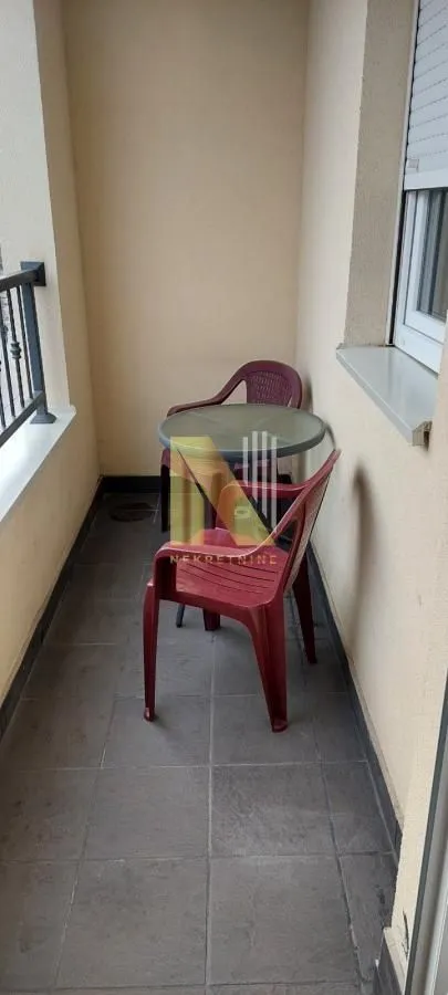 Izdavanje, jednosoban stan, 40m², Salajka, Novi Sad Sve Podlokacije