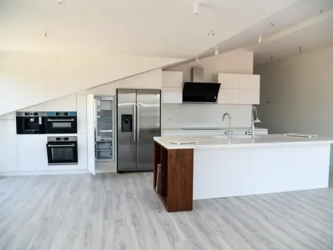 Prodaja, dvosoban stan, 125m², Tivat, Crna Gora - image 2