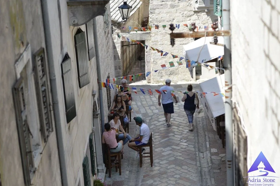 Prodaja, jednosoban stan, 52m², Grad, Kotor