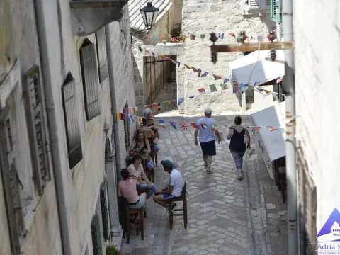 Prodaja, jednosoban stan, 52m², Grad, Kotor - image 9