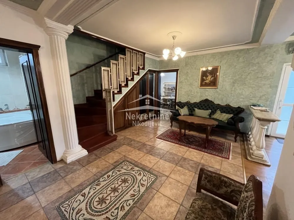 Rent, house, 220m², Savski Venac, Beograd
