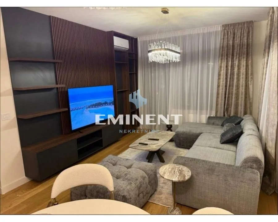 Izdavanje, trosoban stan, 76m², Savski Venac, Beograd