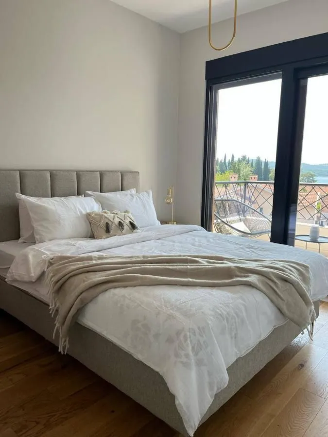 Rent, two bedroom apartment, 70m², Tivat, Crna Gora