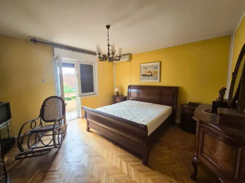 Prodaja, kuća, 298m², Tološi, Podgorica - image 13