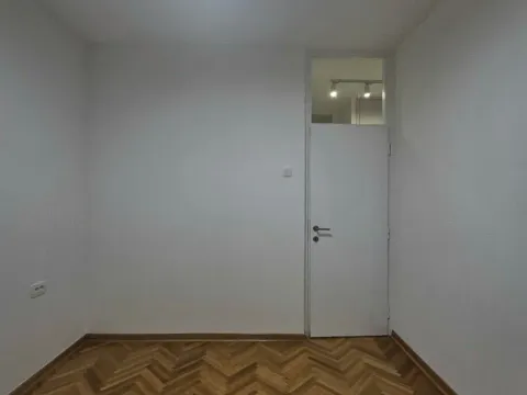 Izdavanje, dvosoban stan, 65m², Autobuska stanica, Podgorica - image 9