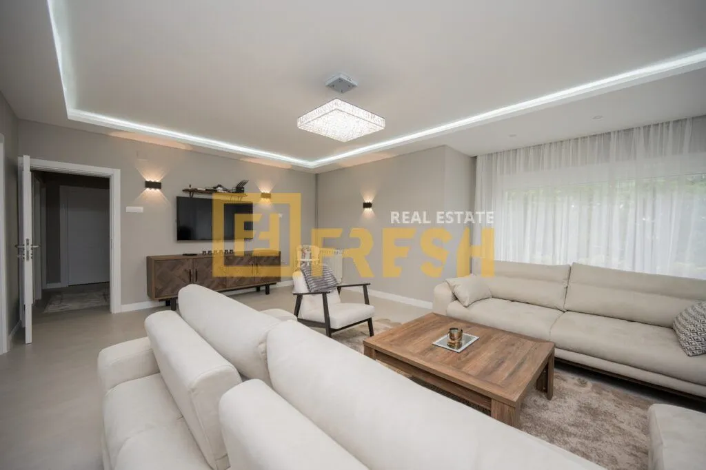 Sale, house, 350m², Vranići, Podgorica