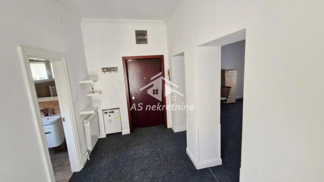 Rent, office space, 72m², Kalenić Pijaca, Vračar Sve Podlokacije