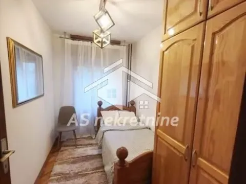 Izdavanje, trosoban stan, 80m², Stari Merkator, Novi Beograd Sve Podlokacije - image 11