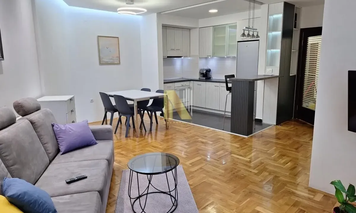 Izdavanje, dvosoban stan, 62m², Adamovićevo Naselje, Novi Sad Sve Podlokacije