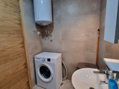 Izdavanje, jednosoban stan, 45m², Bečići, Budva - image 18