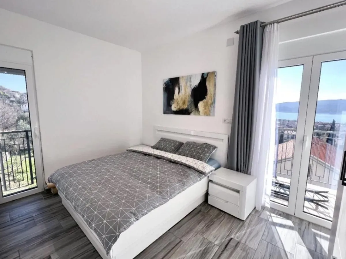 Prodaja, jednosoban stan, 38m², Tivat, Crna Gora