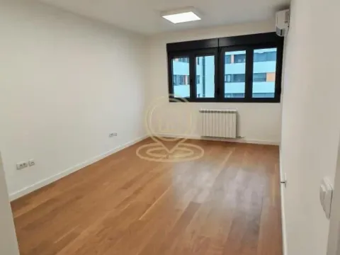 Izdavanje, poslovni prostor, 76m², Čukarica, Beograd - image 7