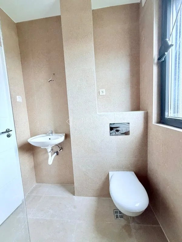 Izdavanje, dvosoban stan, 64m², Tološi, Podgorica