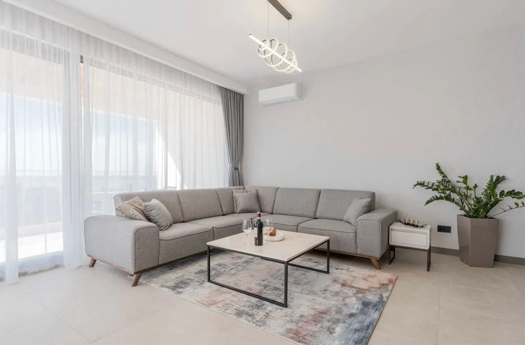 Izdavanje, dvosoban stan, 79m², Šušanj, Bar