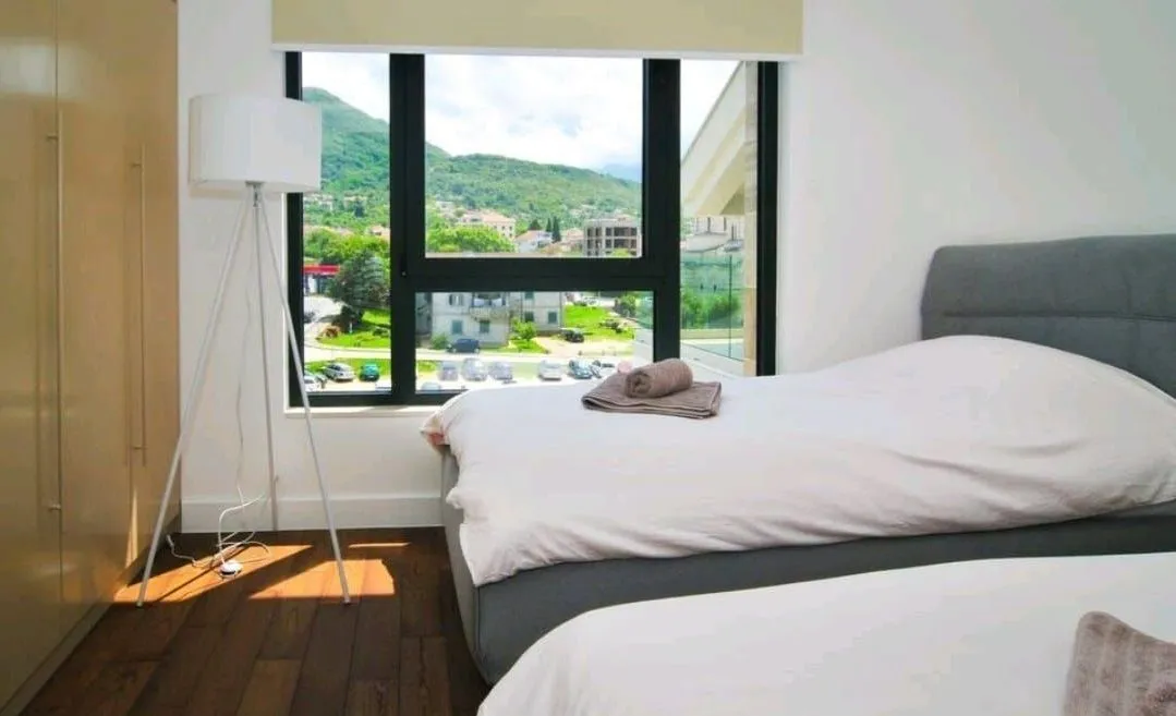 Prodaja, dvosoban stan, 80m², Tivat, Crna Gora