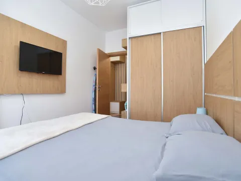 Rent, two bedroom apartment, 42m², Golubovina, Budva - image 7