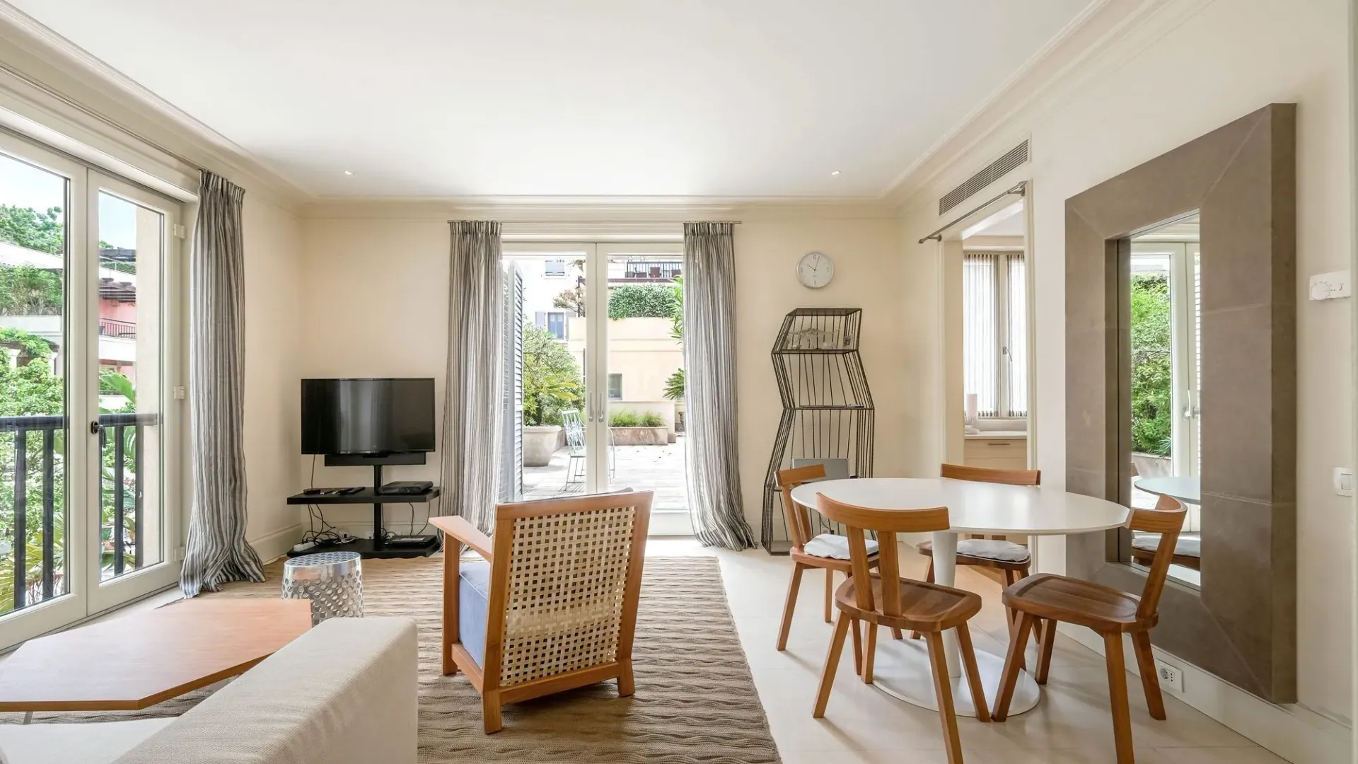 Prodaja, jednosoban stan, 68m², Tivat, Crna Gora