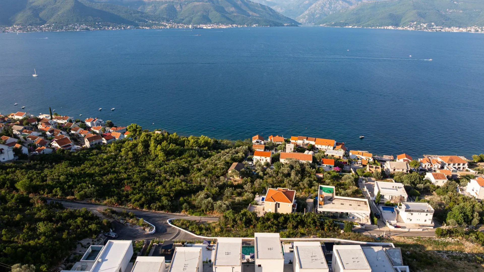 Rent, one bedroom apartment, 68m², Krašići, Tivat
