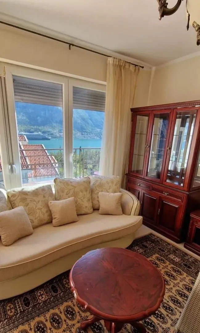 Prodaja, trosoban stan, 97m², Prčanj, Kotor