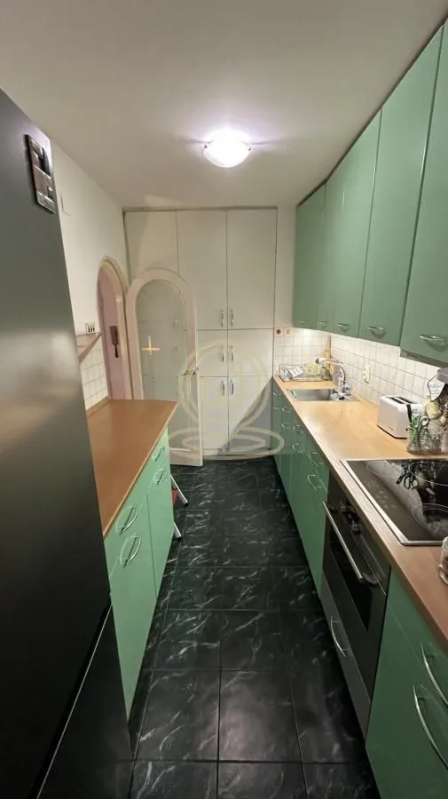 Izdavanje, četvorosoban stan, 100m², Savski Venac, Beograd
