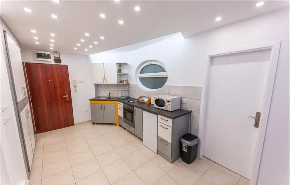 Rent, one bedroom apartment, 42m², Stari Grad, Beograd
