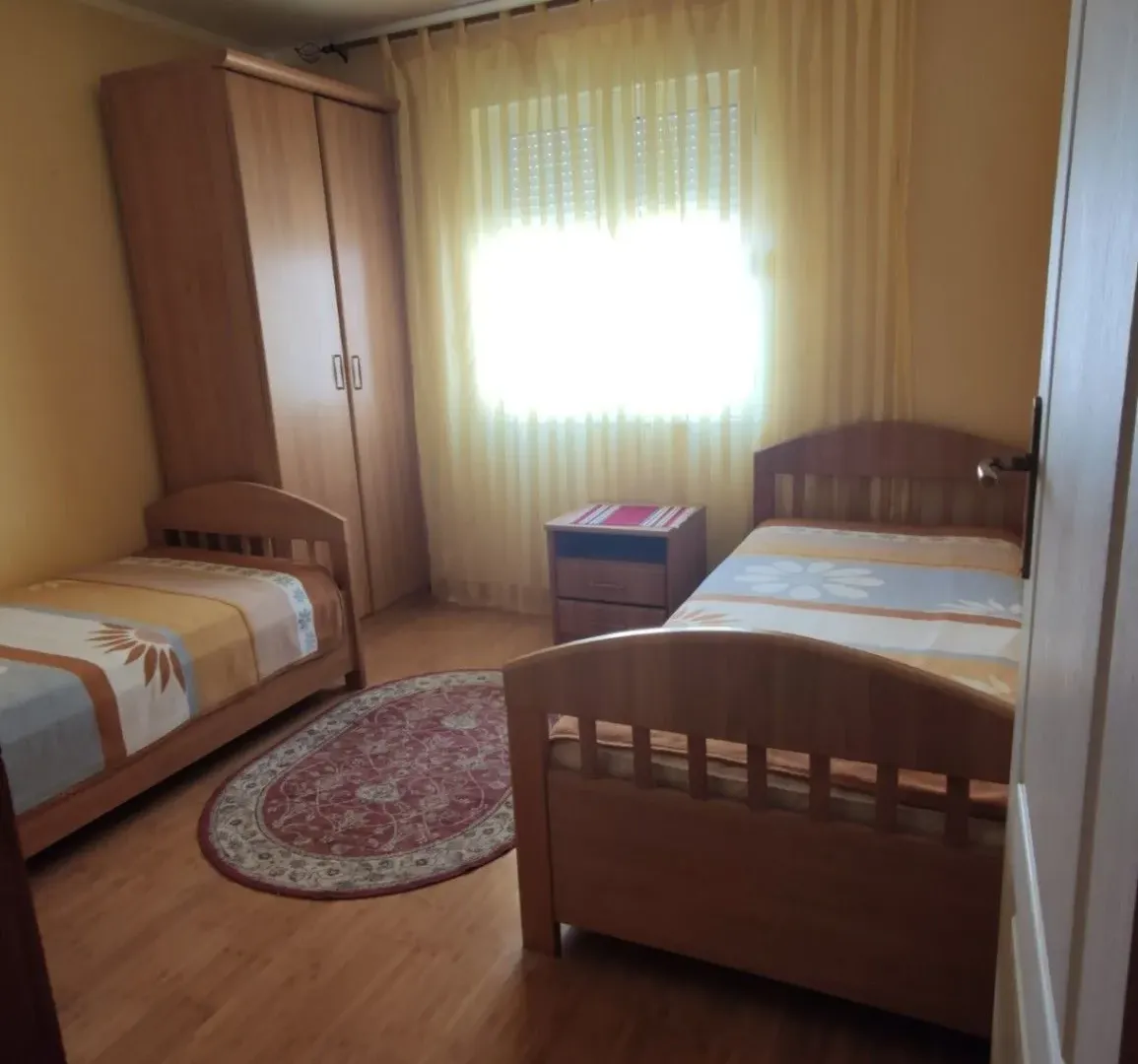 Izdavanje, jednosoban stan, 44m², Bečići, Budva