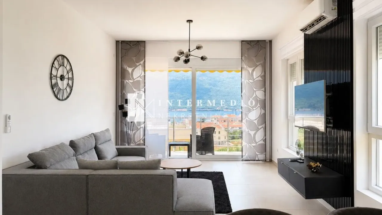 Sale, two bedroom apartment, 69m², Đenovići, Herceg Novi